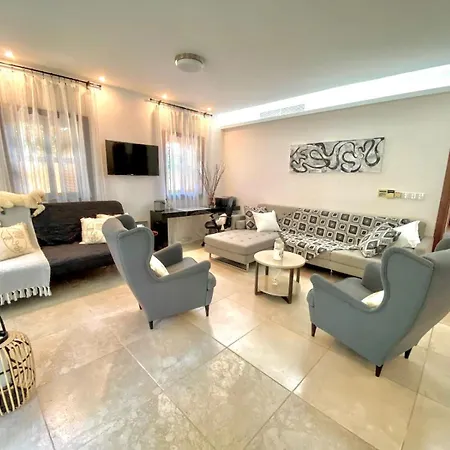 Apartment The Amathountas